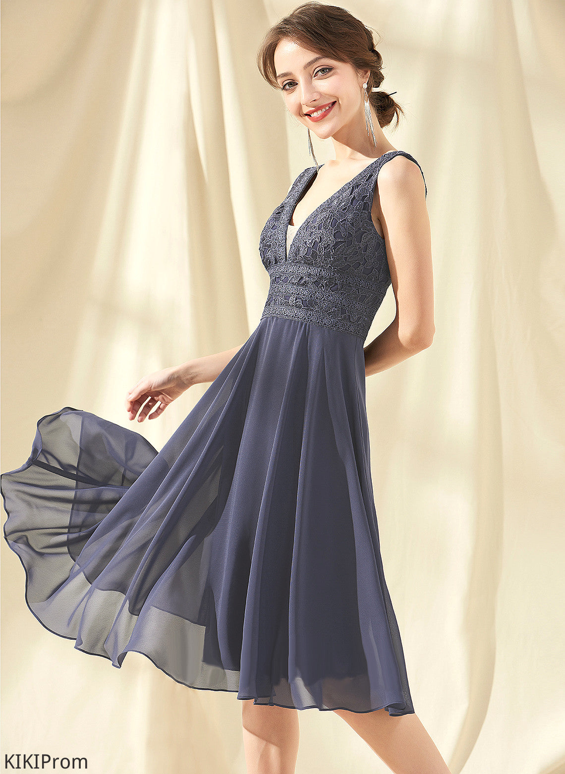 Chiffon V-neck Homecoming Homecoming Dresses Lace A-Line Knee-Length Dress Lauretta