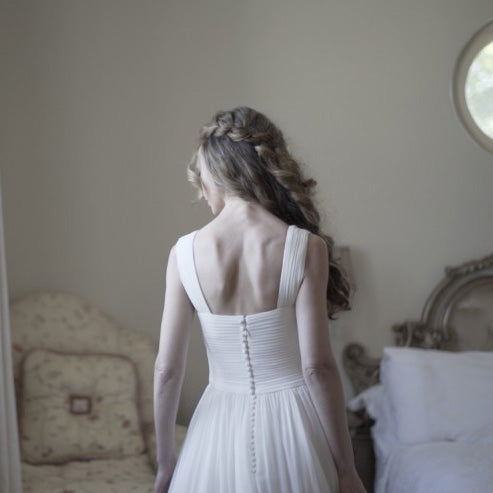 Chic Fairy Elegant Long A-line Zipper Back V Neck Sleeveless Chiffon Beach Wedding Dresses With Button
