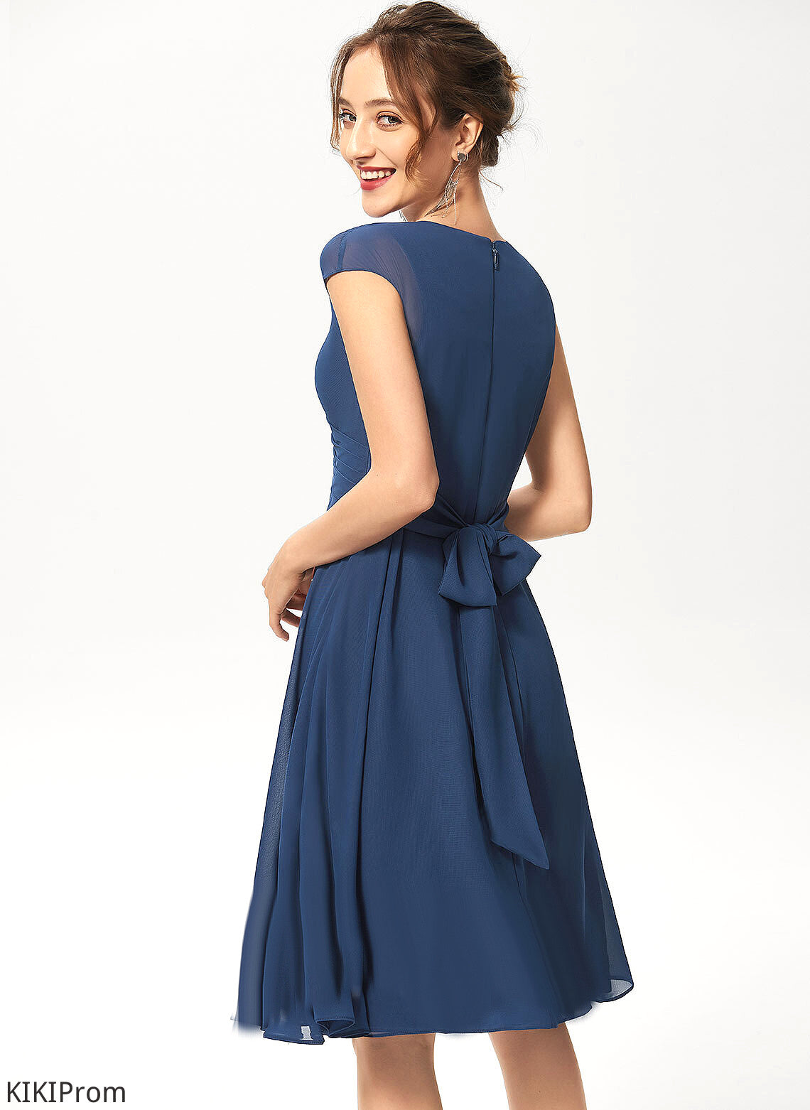Ruffle With Areli Knee-Length Dress Homecoming A-Line V-neck Chiffon Homecoming Dresses