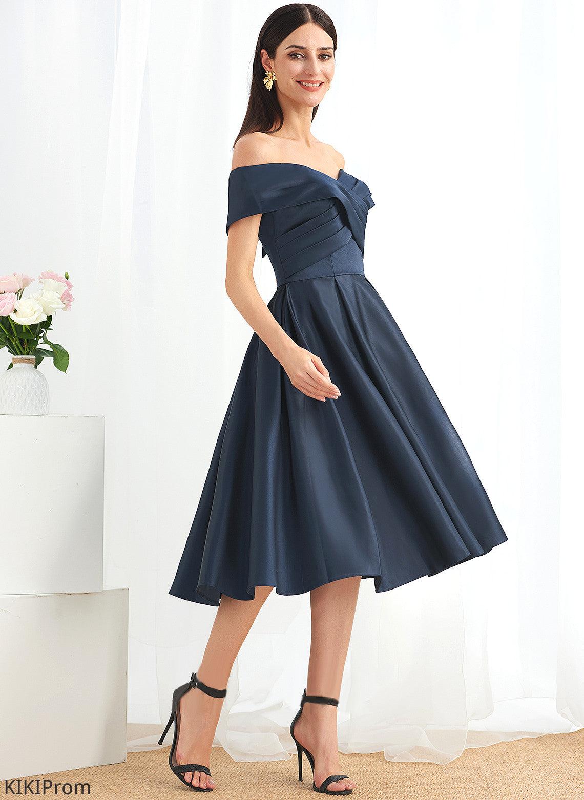 Off-the-Shoulder Dress Knee-Length Satin Cocktail Dresses Pockets A-Line With Lia Cocktail
