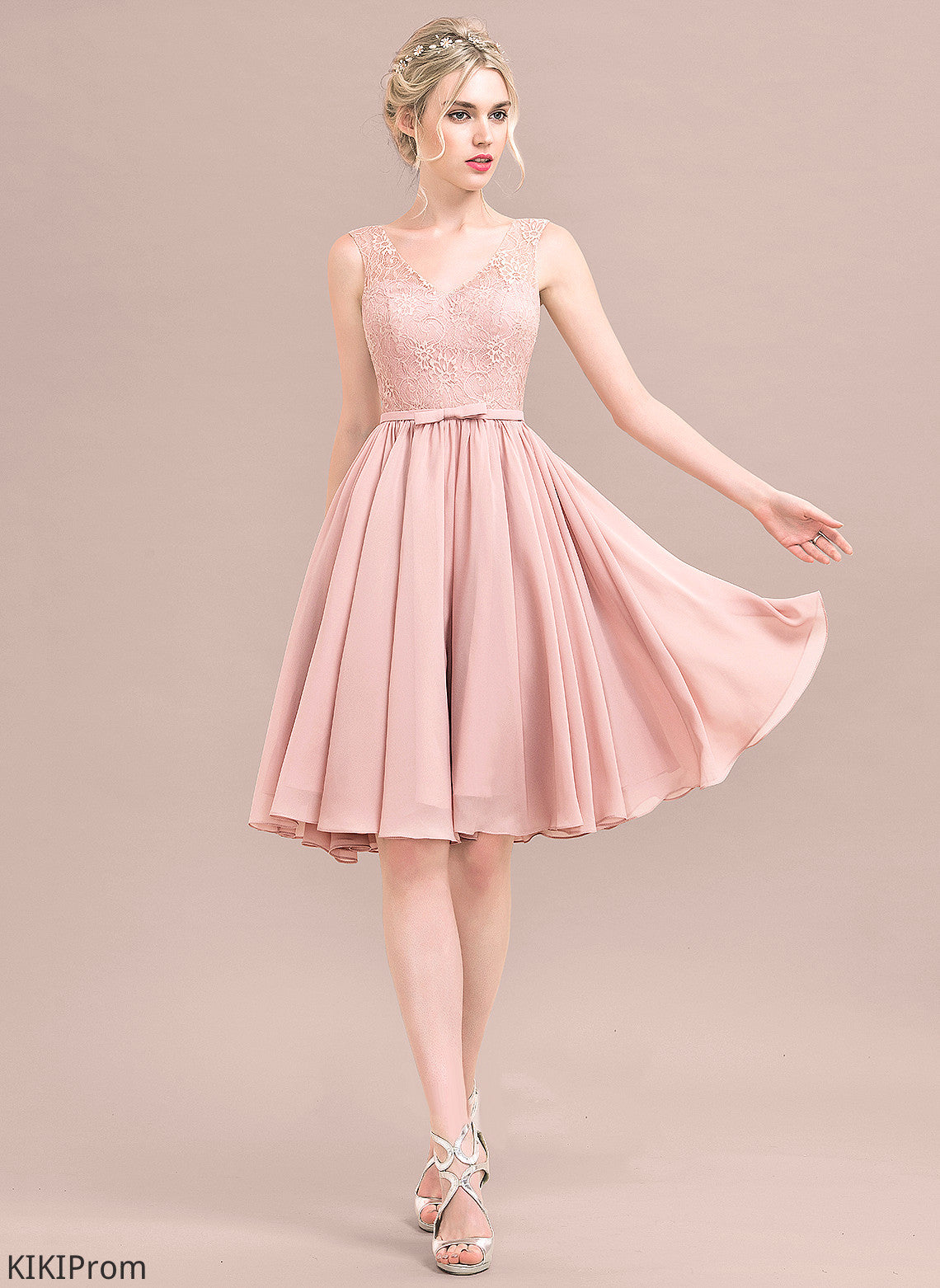 Chiffon Lace Bow(s) Mariam A-Line With Dress V-neck Knee-Length Lace Homecoming Homecoming Dresses