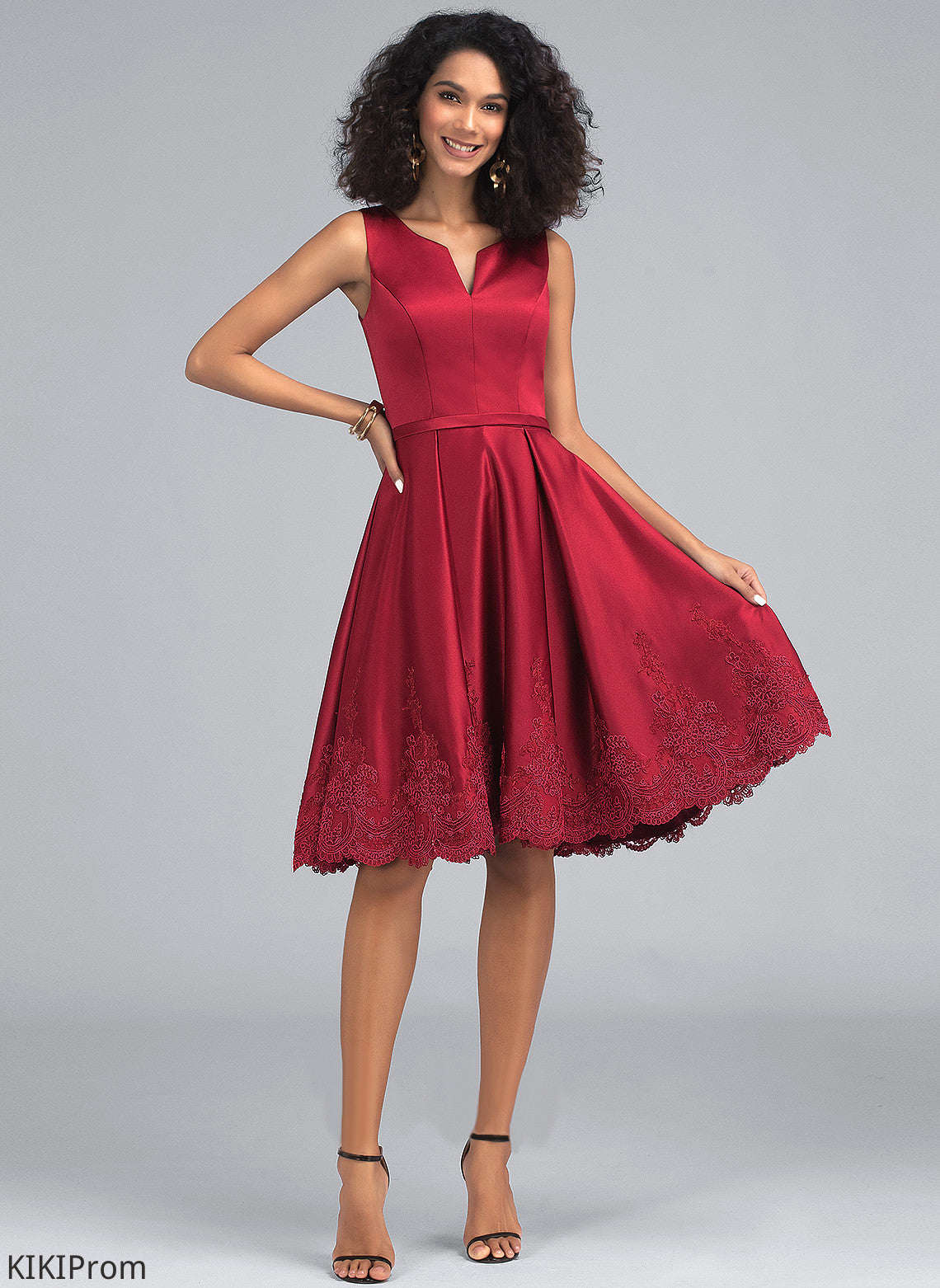 Homecoming Lace Emmalee With Knee-Length V-neck Dress A-Line Appliques Homecoming Dresses Satin