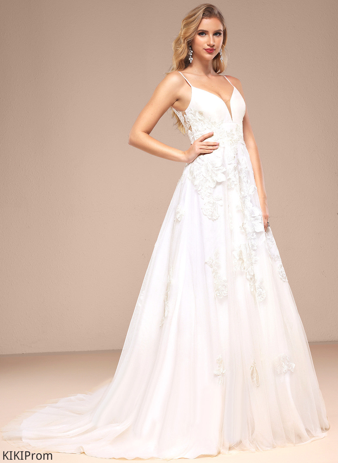 Tulle With Court Ashlynn Train Wedding Wedding Dresses Sequins Ball-Gown/Princess Lace V-neck Dress