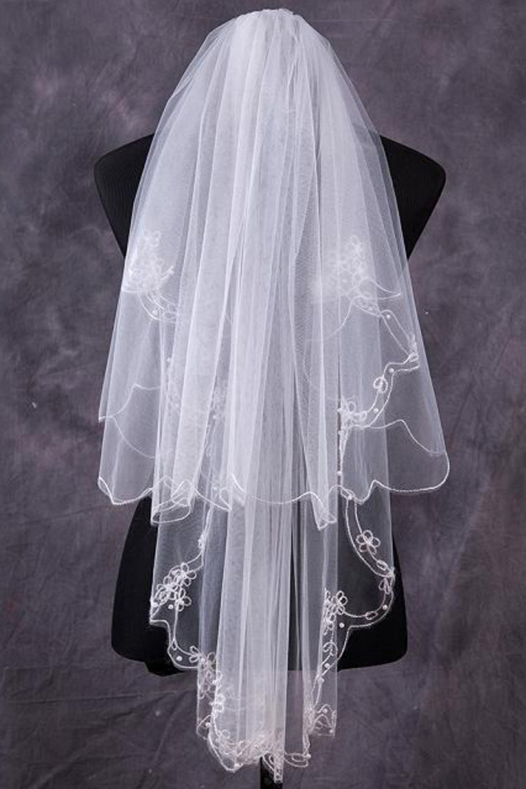 Beautiful Two-Tier Finger-Tip Bridal Veils With Pencil Edge