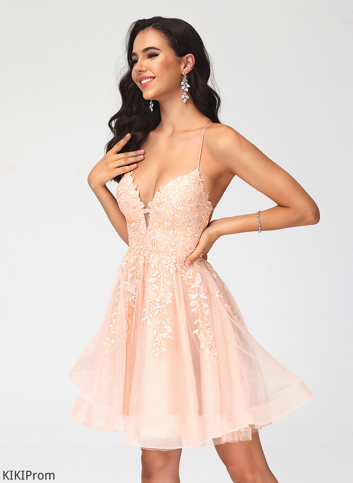 Homecoming Dresses Tulle Homecoming A-Line Sequins Dress Ava V-neck Short/Mini With Lace