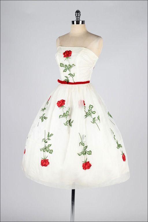 Vintage 1950s Organza Red Roses Dead Emerson Ivory Homecoming Dresses Stock Dress DZ3719