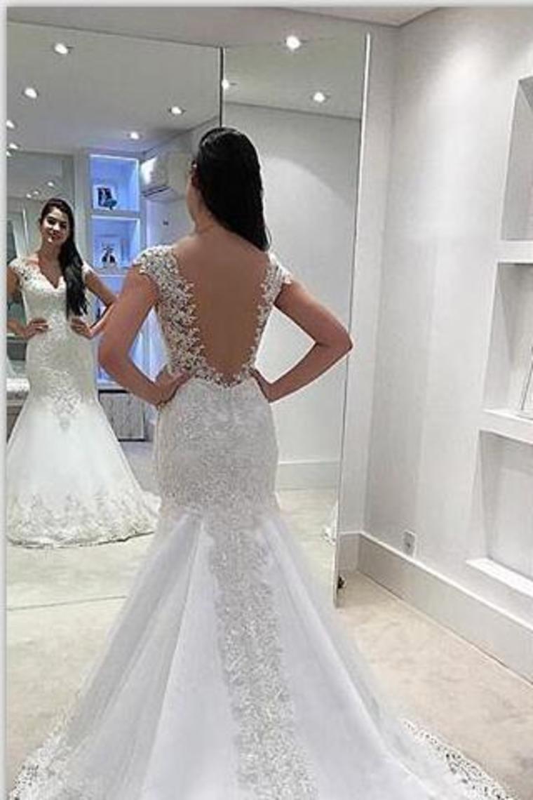 2024 Mermaid/Trumpet V-Neck Tulle Wedding Dresses With Appliques Cap Sleeves Zipper Up