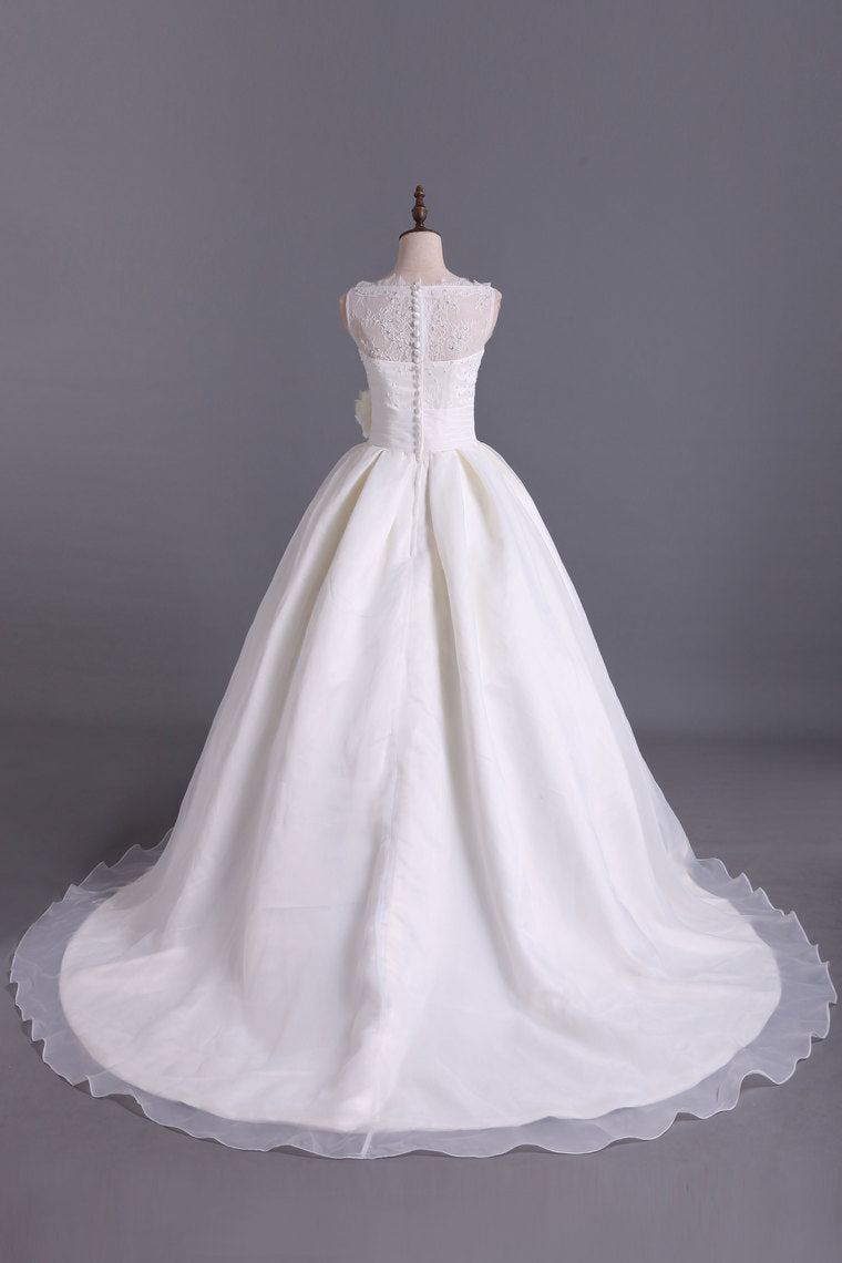 2022 Romantic Lace Bodice A Line Wedding Dress Pick Up Organza Skirt Cathedral Train With Flower