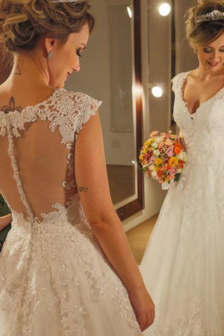 2024 Charming V-Neck A-Line Wedding Dress With Appliques